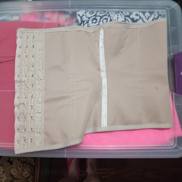 NWOT Silvana Sz 38 EU; US M; Women's Latex & Lined Waist Trainer - Picture 14 of 16